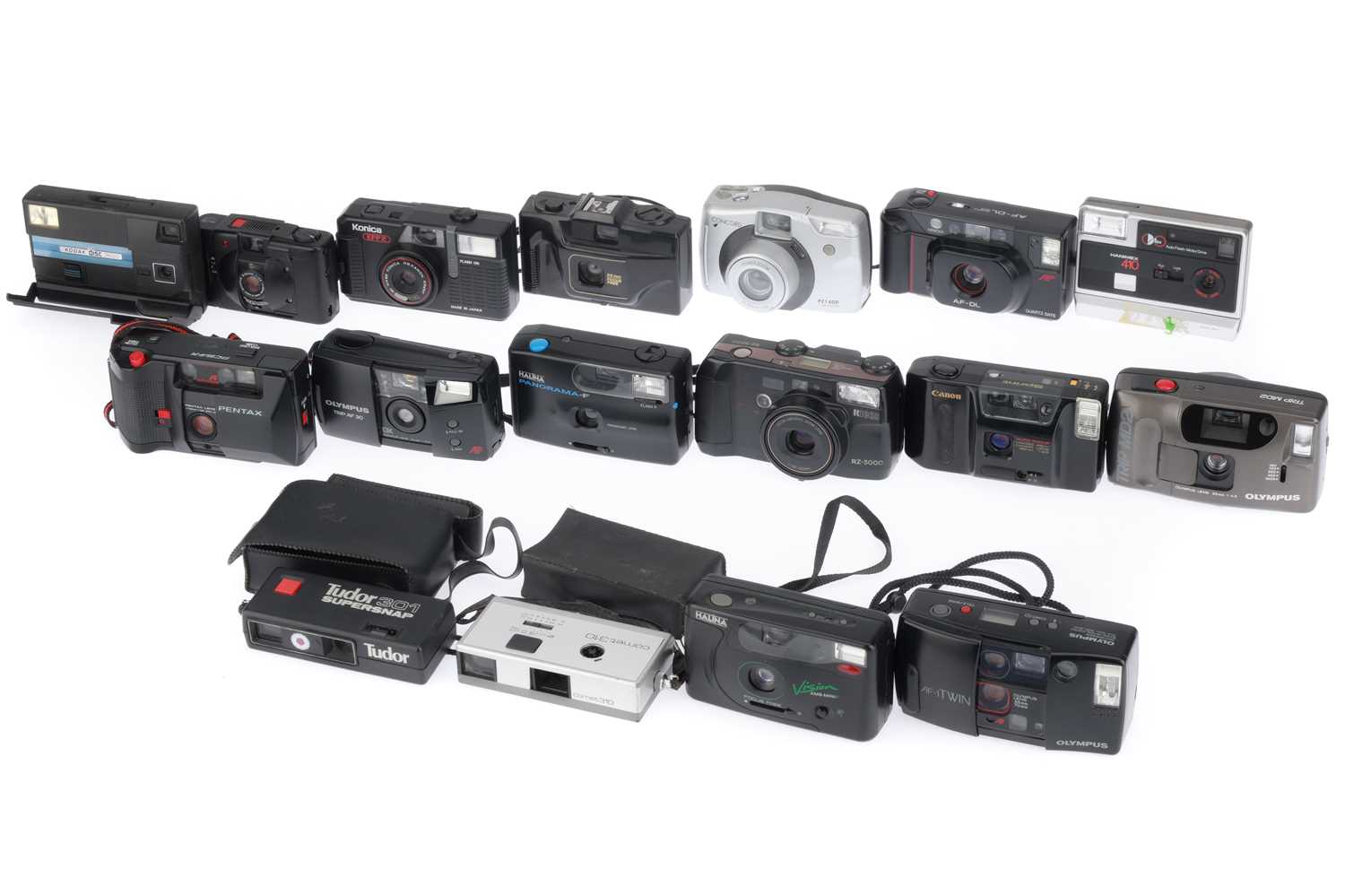 Lot 230 - A Selection of Compact Cameras