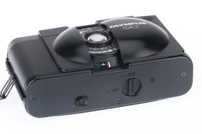 Lot 88 - An Olympus XA-1 35mm Compact Viewfinder Camera