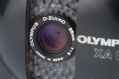 Lot 134 - An Olympus XA1 Viewfinder Camera