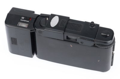 Lot 134 - An Olympus XA1 Viewfinder Camera