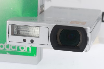 Lot 217 - A Kyocera Finecam SL400R Digital Camera