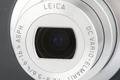 Lot 98 - A Leica C-LUX 2 Digital Compact Camera