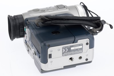 Lot 352 - A Sony Handycam PC100E Digital DV Camcorder