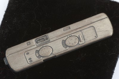 Lot 416 - A Selection of Camera Styled Lapel Pins