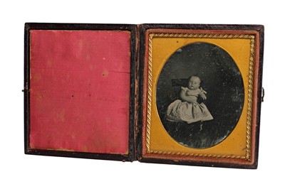 Lot 13 - Daguerreotypes of Children