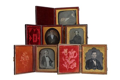 Lot 15 - Daguerreotypes of Men Sitters