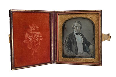 Lot 15 - Daguerreotypes of Men Sitters