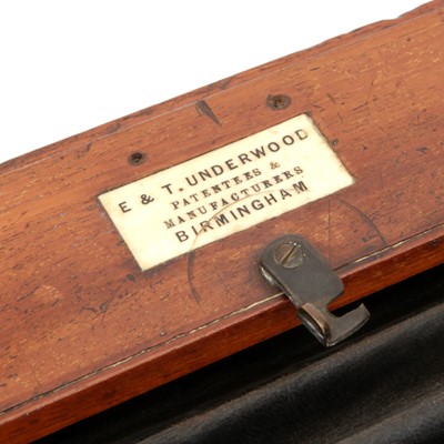 Lot 259 - An E & T Underwood Convention Half Plate Mahogany Field Camera