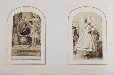 Lot 77 - CDV Album Miscellaneous (100 CDVs)