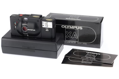 Lot 125 - An Olympus XA 35mm Compact Camera