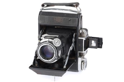 Lot 182 - A Zeiss Ikon Super Ikonta 531 Camera