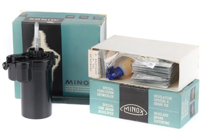 Lot 431 - A Minox Daylight Developing Tank