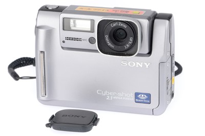 Lot 101 - A Sony Cybershot DSC-F55 Swivel Lens Digital Camera
