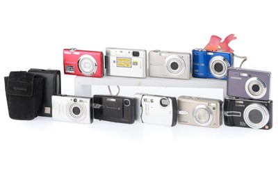 Lot 104 - A Mixed Selection of Digicams