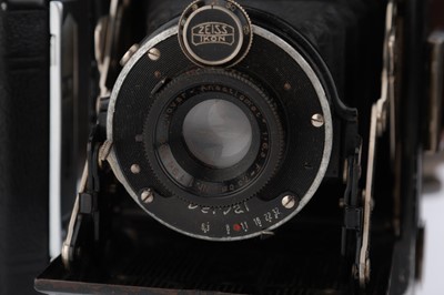Lot 258 - A Selection of Folding Cameras