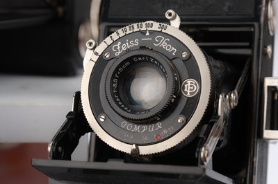Lot 258 - A Selection of Folding Cameras
