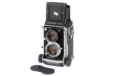 Lot 188 - A Mamiya C220 Medium Format TLR Camera