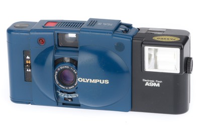 Lot 127 - An Olympus XA2 35mm Viewfinder Camera