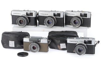 Lot 58 - A Group of Olympus Compact Cameras
