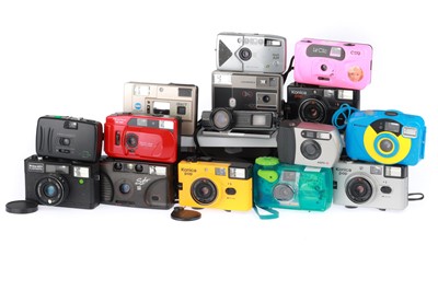 Lot 241 - A Selection of Compact Cameras