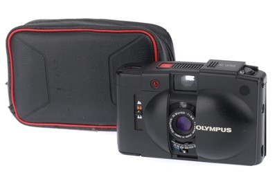 Lot 139 - An Olympus XA2 Viewfinder 35mm Camera