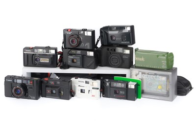Lot 283 - A Selection of Compact Cameras