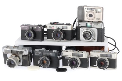 Lot 285 - A Group of 35mm Compact Cameras