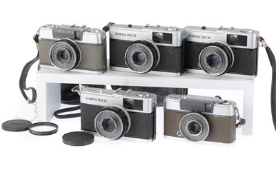 Lot 134 - A Selection of Olympus Compact Cameras