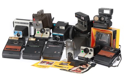 Lot 270 - A Selection of Instant film Cameras