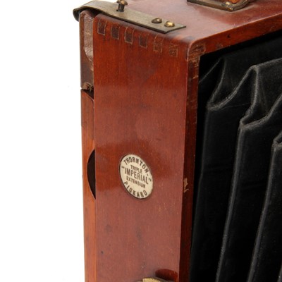 Lot 264 - A Thornton-Pickard Imperial Triple Extension Half Plate Mahogany Field Camera