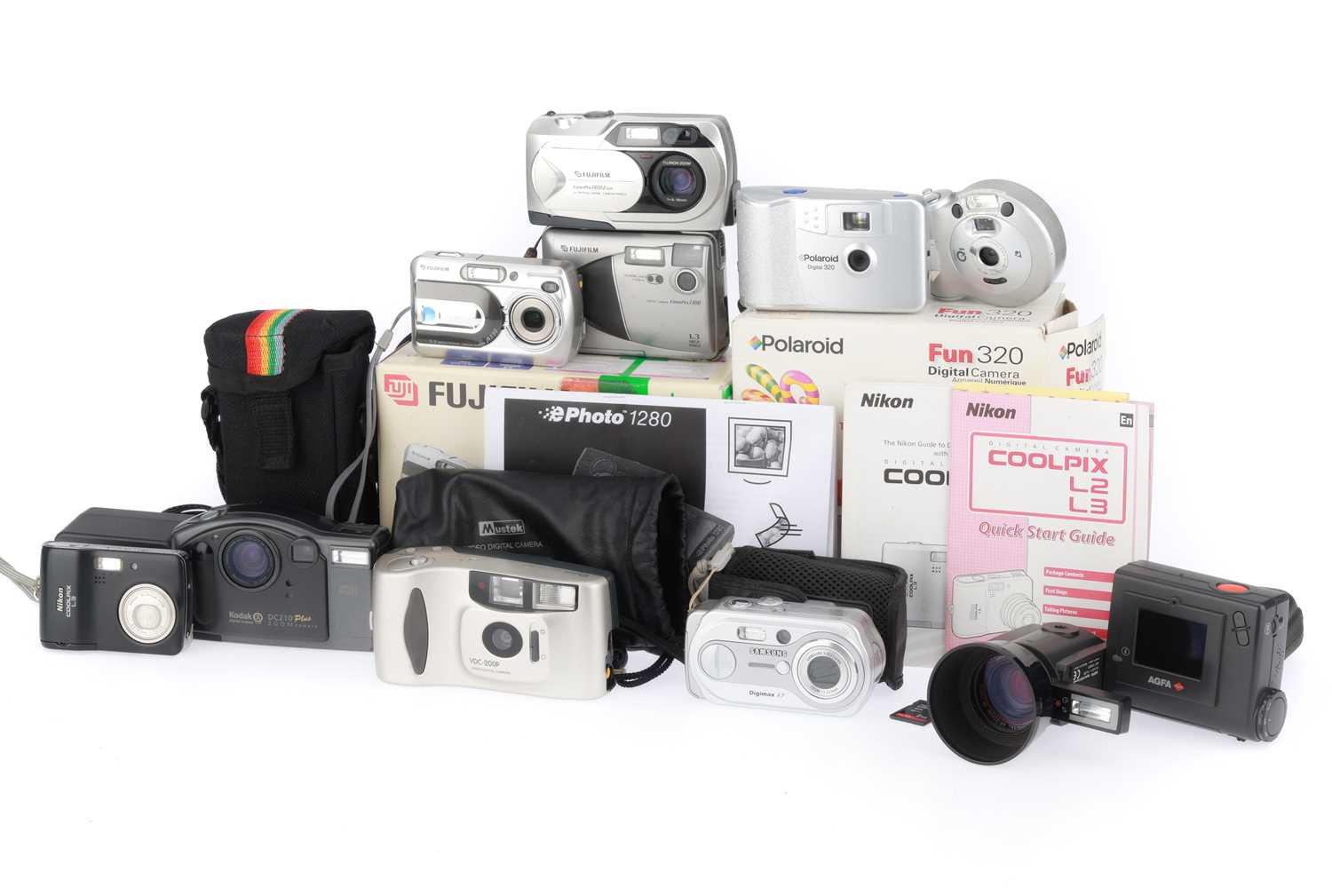Lot 272 - A Selection of Digital Cameras