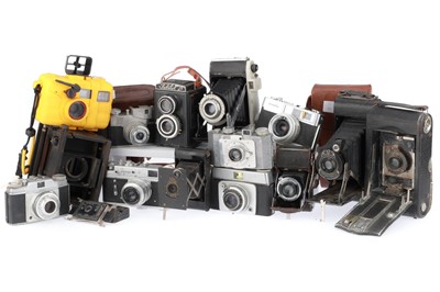 Lot 276 - A Mixed Selection of Cameras