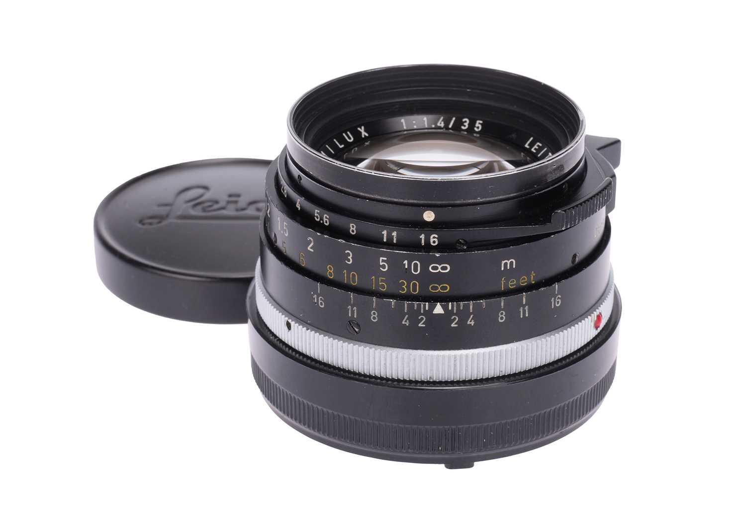 Lot 40 - A Leitz Summilux f/1.4 35mm Pre-ASPH Type II Lens