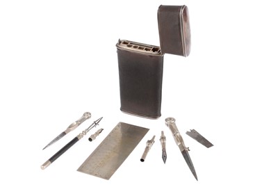 Lot 342 - Georgian Silver Etui