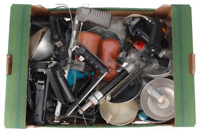 Lot 398 - A Selection of Vintage Flash Holders and Extender Bars