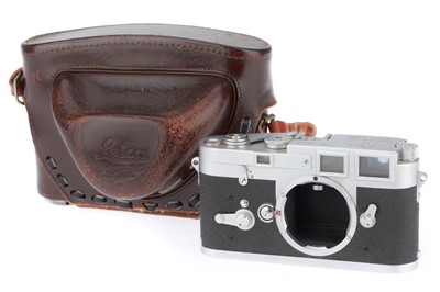 Lot 1 - A Leica M3 Rangefinder Camera Body