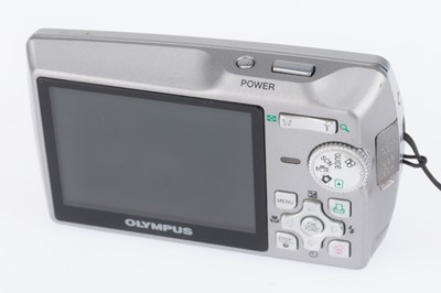Lot 97 - An Olympus mju-700 Compact Digital Camera