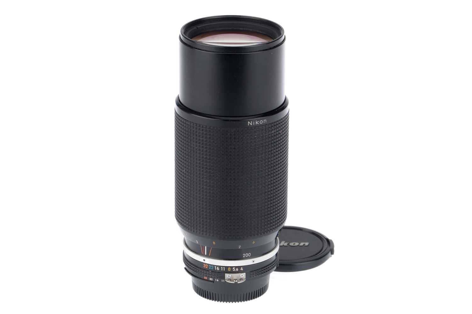 Lot 334 - A Nikon f/4 Ais 80-200mm Zoom Lens