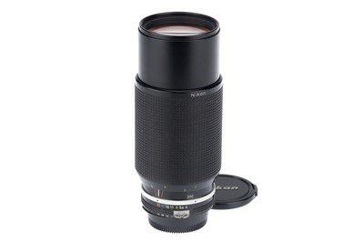 Lot 334 - A Nikon f/4 Ais 80-200mm Zoom Lens