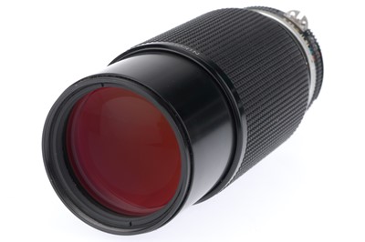 Lot 334 - A Nikon f/4 Ais 80-200mm Zoom Lens