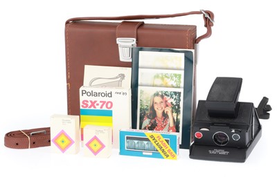 Lot 250 - A Polaroid SX-70 Land Camera Alpha 1 Model 2 Camera