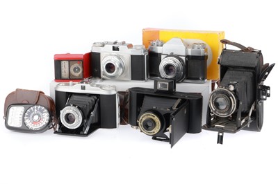 Lot 301 - A Selection of Film Cameras