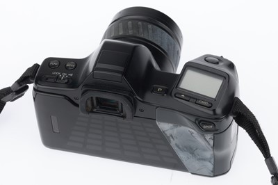 Lot 33 - A Minolta Dynax 7000i 35mm SLR Camera