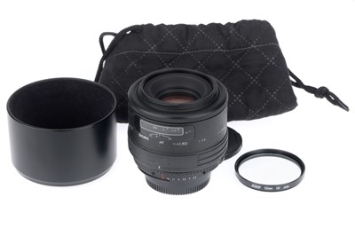 Lot 319 - A Signam f/2.8 90mm Macro AF Lens