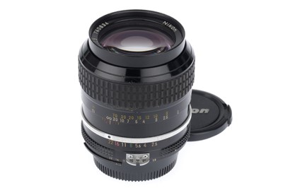 Lot 329 - A Nikon Nikkor f/2.5 105mm Ai Lens