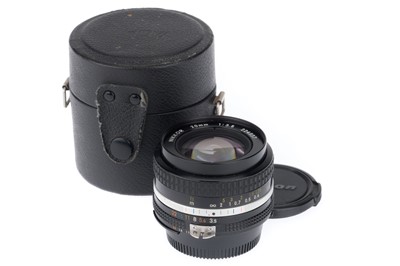 Lot 332 - A Nikon Nikkor f/3.5 20mm Ai Lens