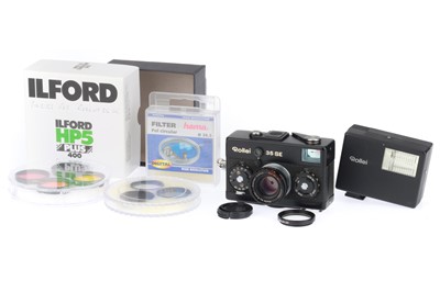 Lot 43 - A Rollei 35SE 35mm Compact Camera