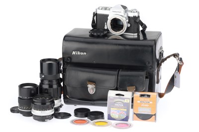 Lot 22 - A Nikon Nikkormat FT 35mm SLR Camera Outfit