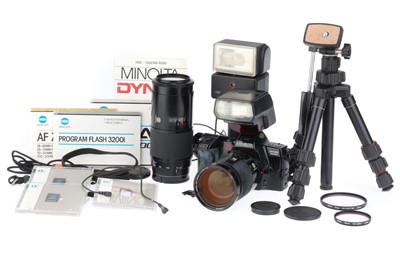 Lot 34 - A Minolta Dynax 7000i 35mm SLR Camera Outfit