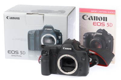 Lot 73 - A Canon EOS 5D Digital SLR Camera Body